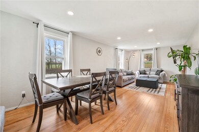 Dining/living room