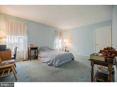 1757 Congress Dr, Blackwood, NJ 08012 - photo 3