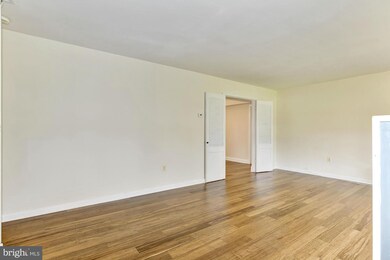 12612 Killian Ln, Bowie, MD 20715 - photo 2