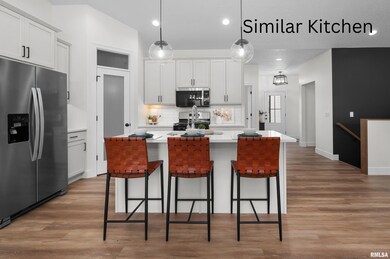 4711 Willow Cir, Davenport, IA 52806 - photo 7