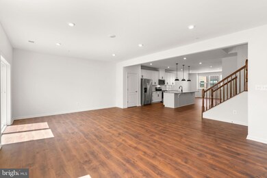 10011 American Pharoah Ln unit B, Laurel, MD 20723 - photo 5