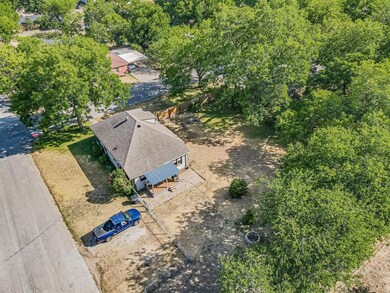 800 Euclid St, Cleburne, TX 76033 - photo 6