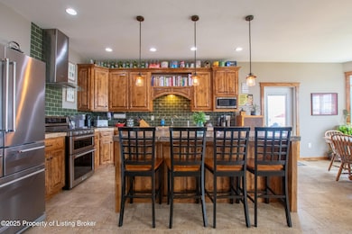 2545 States Blvd, Dickinson, ND 58601 - photo 4