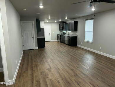 1319 W Broadway St, Webb City, MO 64870 - photo 3