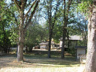 10243 Blackwell Rd, Central Point, OR 97502 - photo 5