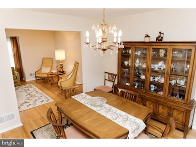 60 Winding Way W, Morrisville, PA 19067 - photo 6