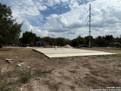 2327 SW 34th St, San Antonio, TX 78237 - photo 2