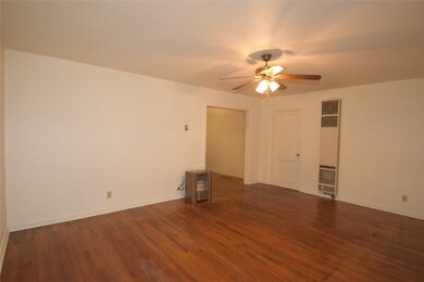 7004 Darien St, Houston, TX 77028 - photo 6