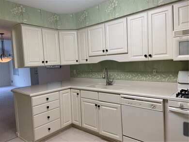 Fully equipped kitchen.