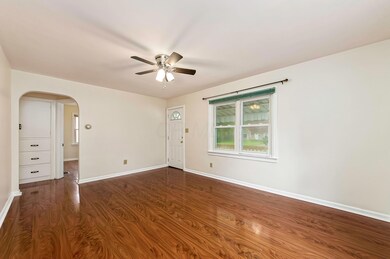 584 Collingwood Ave, Columbus, OH 43213 - photo 2