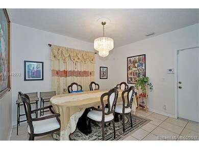 Perfect for holiday dinners - formal Dinning room