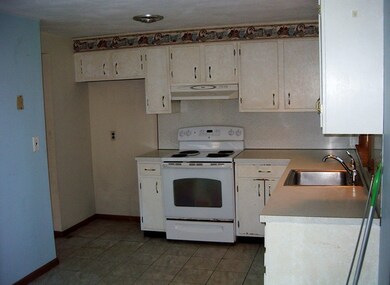 53 Bartlett Rd, Plymouth, MA 02360 - photo 3