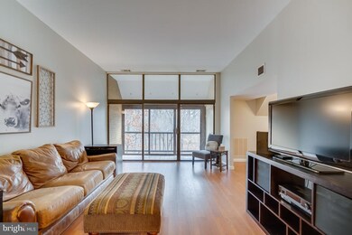 1629 Parkcrest Cir unit 301, Reston, VA 20190 - photo 2