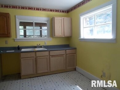 1625 W Knox Rd, Galesburg, IL 61401 - photo 2