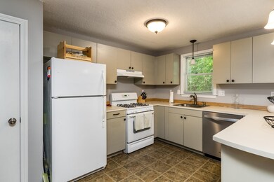 30 Birchwood Dr, Milford, NH 03055 - photo 6