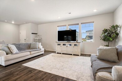 1336 NW Varnish Ave, Redmond, OR 97756 - photo 4