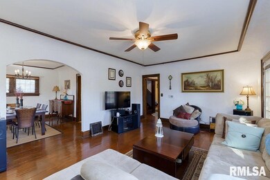 2356 E Locust St, Davenport, IA 52803 - photo 5