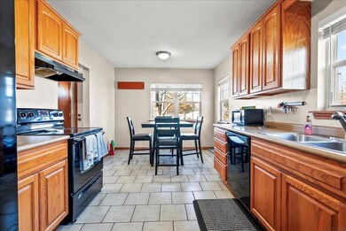 2302 Victory Dr, Cedar Falls, IA 50613 - photo 6