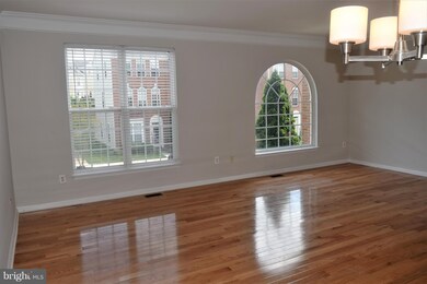 13108 Park Crescent Cir, Herndon, VA 20171 - photo 5