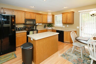 9058 Hobbit Cir, Kalamazoo, MI 49009 - photo 4