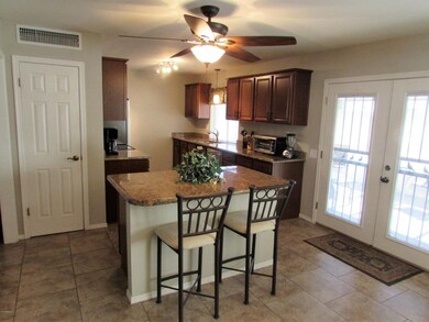 10701 W Hutton Dr, Sun City, AZ 85351 - photo 7