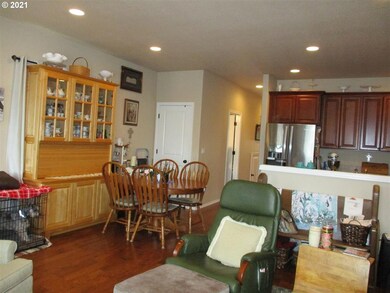 815 NW 1st Ave, Canby, OR 97013 - photo 3