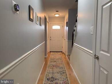 2047 Mayflower Dr, Woodbridge, VA 22192 - photo 2