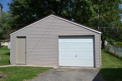 1616 E 24th St, Muncie, IN 47302 - photo 3