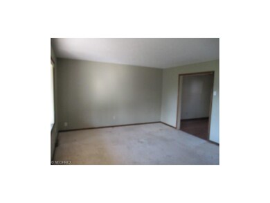 635 Lafayette Blvd, Sheffield Lake, OH 44054 - photo 4