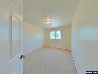 824 SE Bayshore Cir, Corvallis, OR 97333 - photo 5