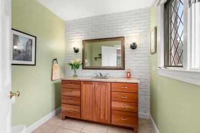 22 Cabot Dr, Nashua, NH 03064 - photo 4