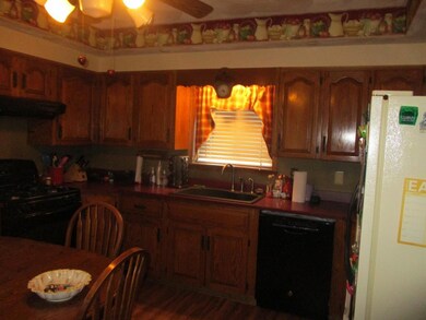 521 11th St, Franklin, PA 16323 - photo 4