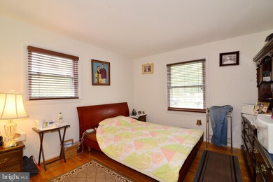 8801 Lagrange St, Lorton, VA 22079 - photo 7