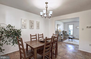 4609 Tara Dr, Fairfax, VA 22032 - photo 7