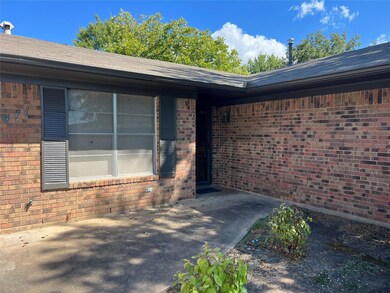 2411 Cindy Ln, Denison, TX 75020 - photo 4