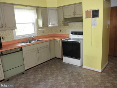 13204 Chalfont Ave, Fort Washington, MD 20744 - photo 7