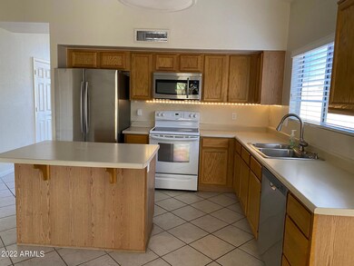 979 E Brentrup Dr, Tempe, AZ 85283 - photo 3