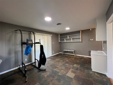 1714 W Adoue St, Alvin, TX 77511 - photo 5