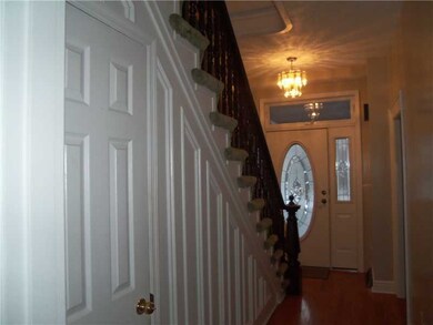 Entry/Foyer.