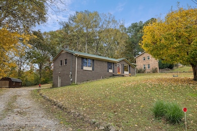 202 Cathey Ln, Columbia, TN 38401 - photo 7