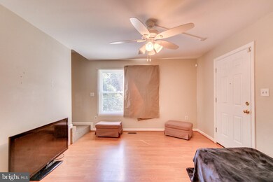 15269 Valley Stream Dr, Woodbridge, VA 22191 - photo 5