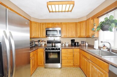 24 Cranberry Ln unit 24, Concord, MA 01742 - photo 3