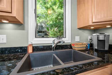 165 Holland St unit 25, Cranston, RI 02920 - photo 6