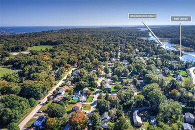 Neighborhood access to small sandy beach - Narrow