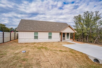 1034 Pecos River Dr, Granbury, TX 76048 - photo 3