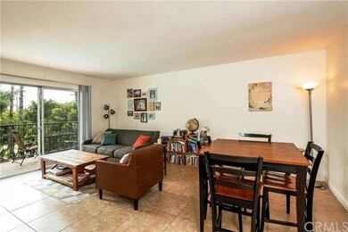 Nice large ceramic tile flooring and textured ceil