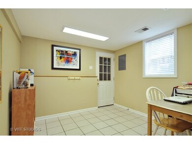 818 S Loomis St, Naperville, IL 60540 - photo 5