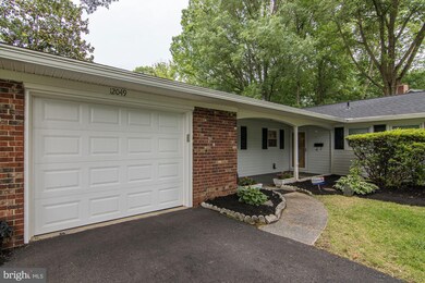 12049 Twin Cedar Ln, Bowie, MD 20715 - photo 5