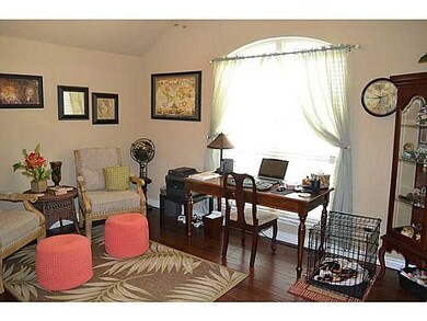Studio/Study/Office.