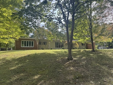 302 Crestview Dr, Dickson, TN 37055 - photo 4